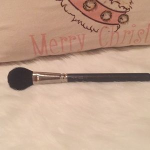 MAC 116 brush